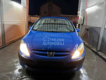 Peugeot 307 2004. god. -  kompletan auto u delovima