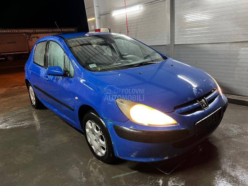 Peugeot 307 2004. god. -  kompletan auto u delovima