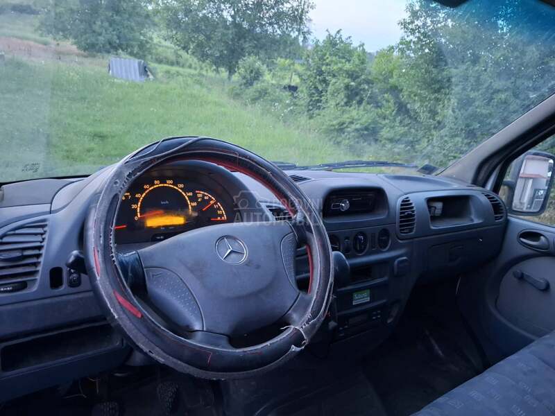 Mercedes Benz Sprinter 413