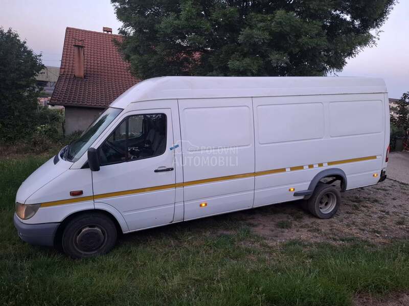 Mercedes Benz Sprinter 413