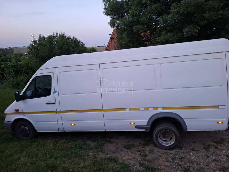 Mercedes Benz Sprinter 413