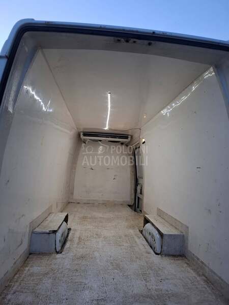 Mercedes Benz Sprinter 413
