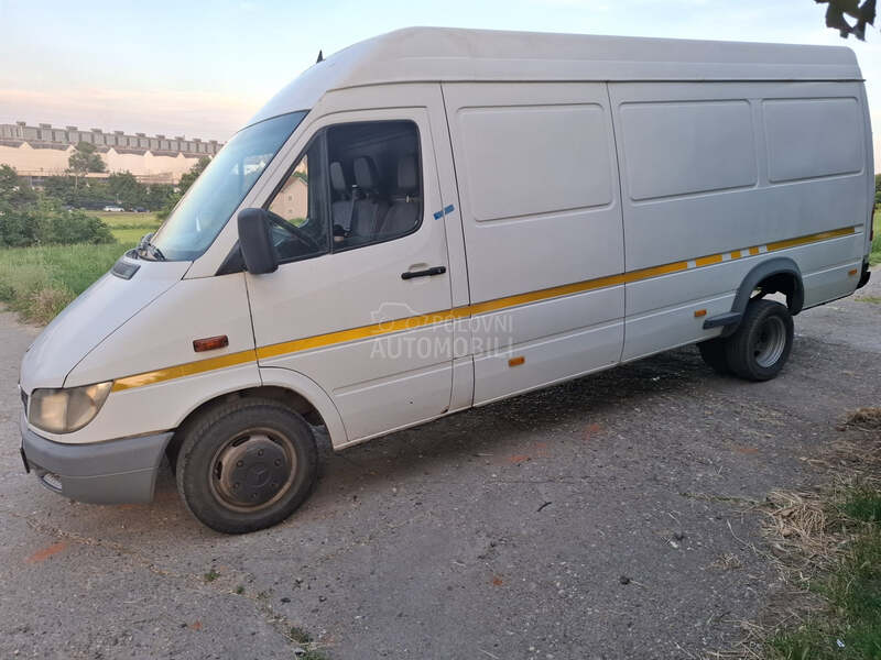 Mercedes Benz Sprinter 413