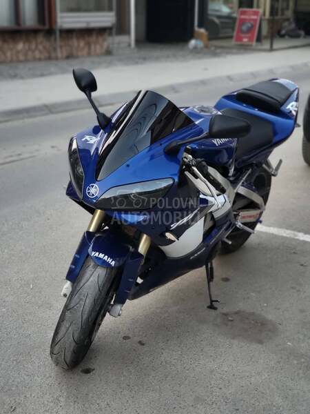 Yamaha R1