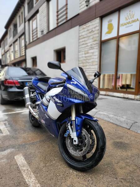 Yamaha R1