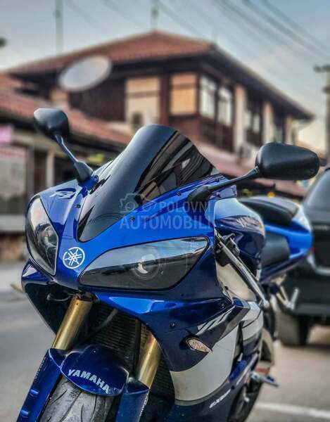 Yamaha R1