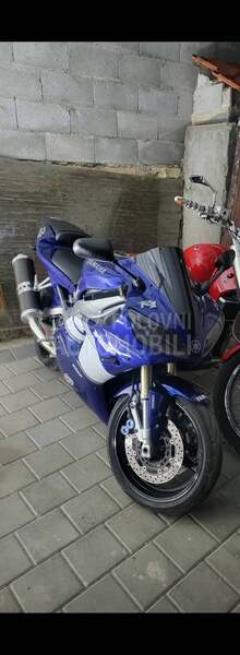 Yamaha R1