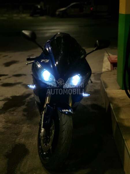 Yamaha R1