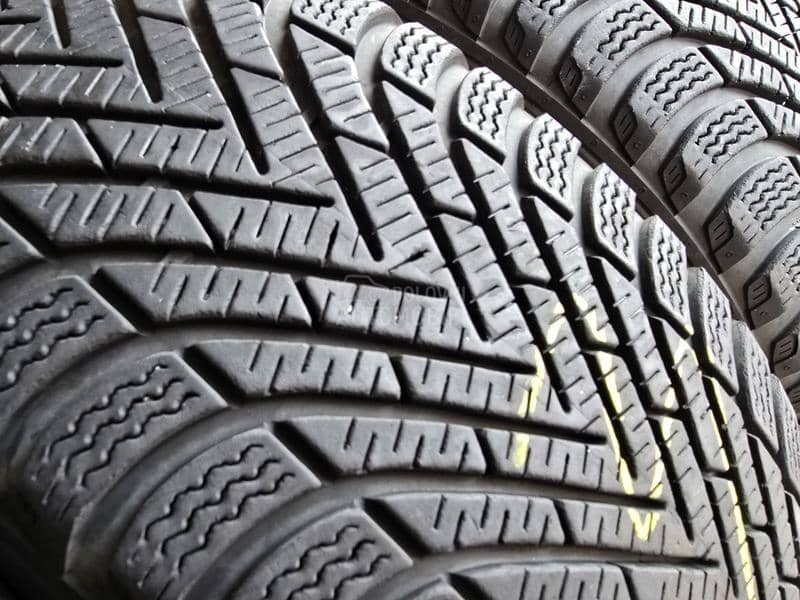 Pirelli 215/60 R17 Zimska