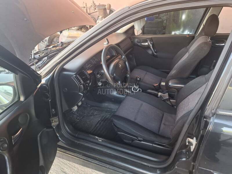 Opel Vectra B 2.0