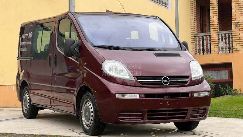 Opel Vivaro putnicko teretni