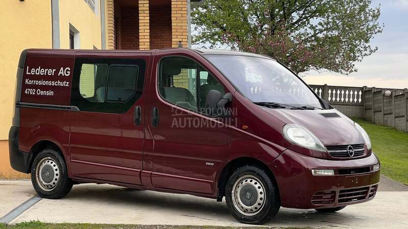 Opel Vivaro putnicko teretni