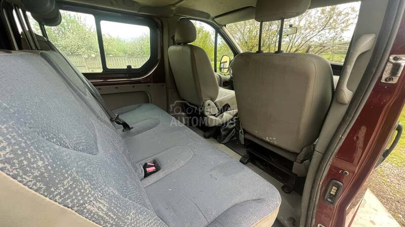 Opel Vivaro putnicko teretni