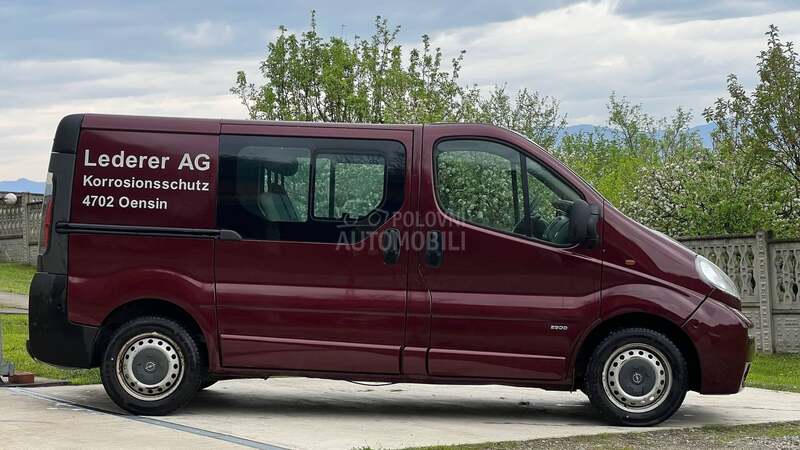 Opel Vivaro putnicko teretni