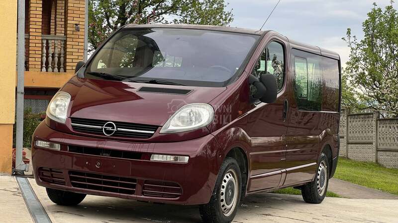 Opel Vivaro putnicko teretni