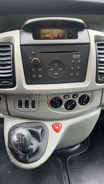 Opel Vivaro putnicko teretni