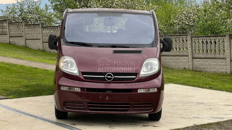 Opel Vivaro putnicko teretni