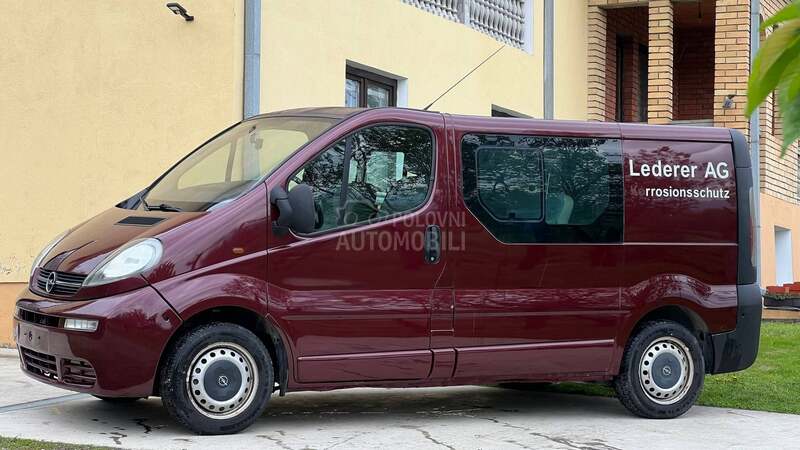 Opel Vivaro putnicko teretni