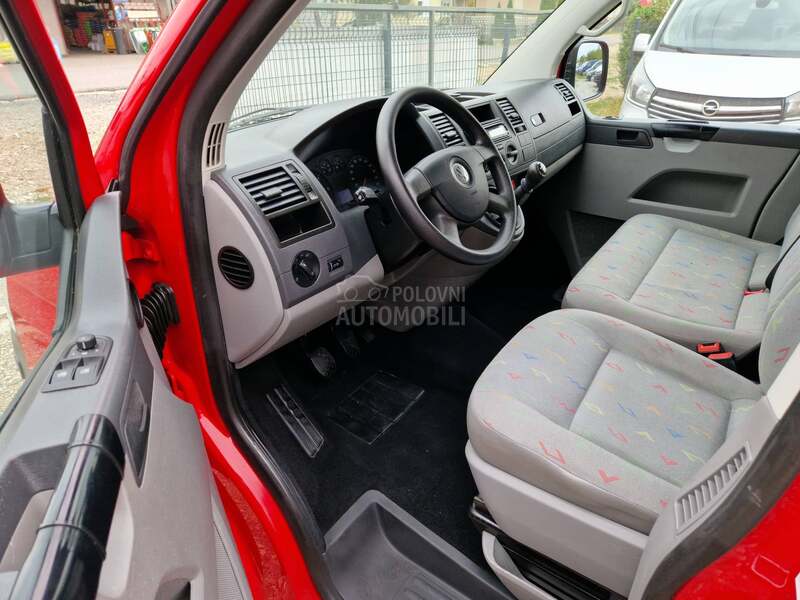 Volkswagen Transporter T5 1.9tdi,6 sedišta Kombinov