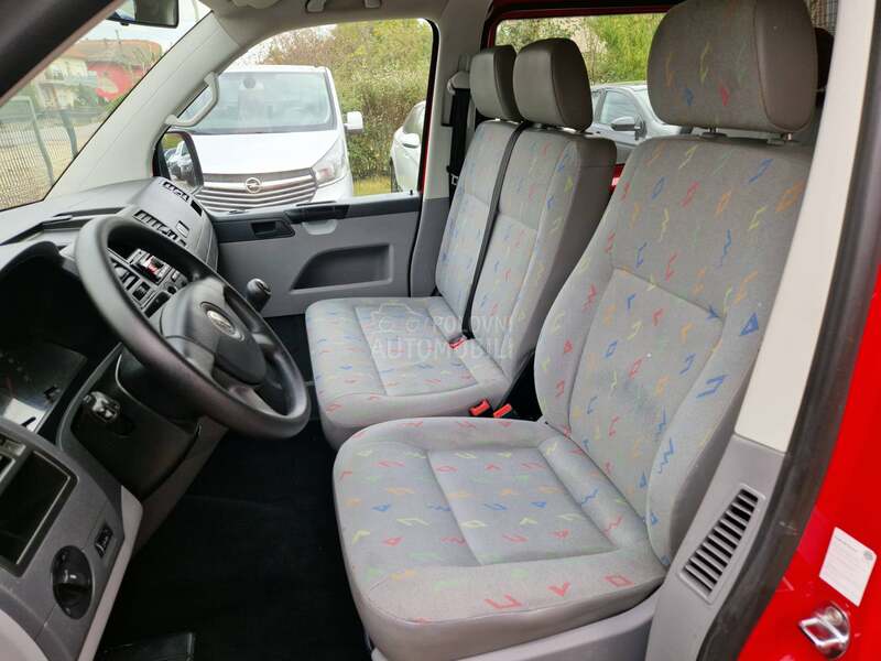 Volkswagen Transporter T5 1.9tdi,6 sedišta Kombinov