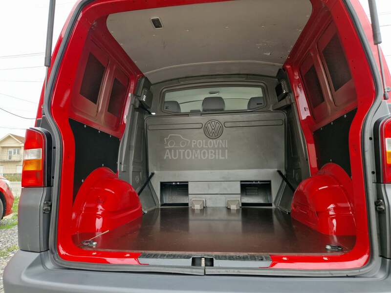 Volkswagen Transporter T5 1.9tdi,6 sedišta Kombinov