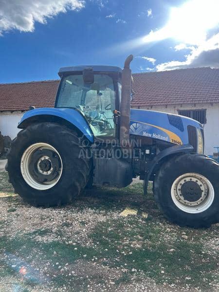 New Holland T8040