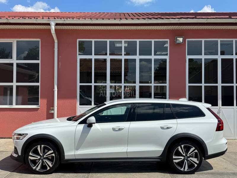 Volvo V60 Cross Country 2.0 D4 AWD