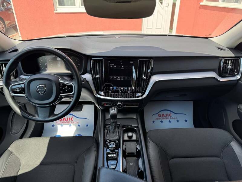Volvo V60 Cross Country 2.0 D4 AWD