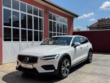 Volvo V60 Cross Country 2.0 D4 AWD