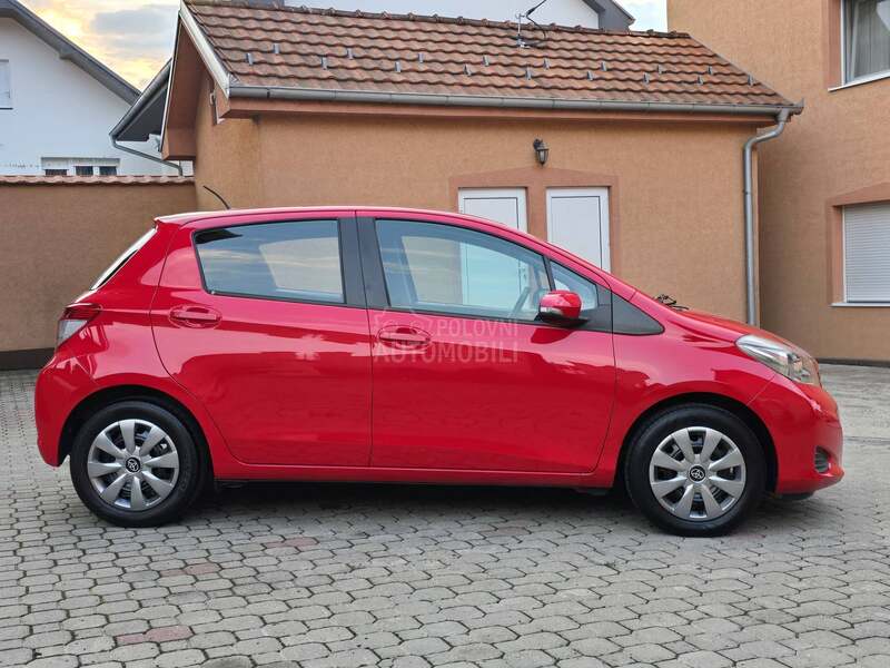 Toyota Yaris 1.0 VVT-I 62.000 hk