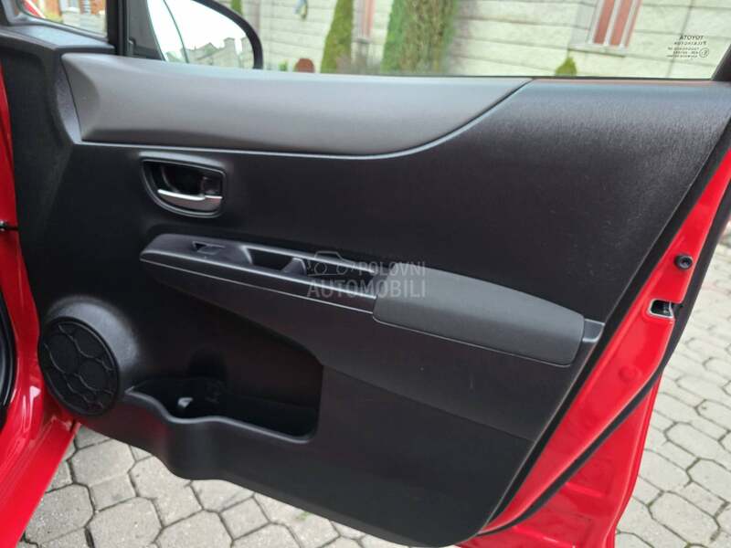 Toyota Yaris 1.0 VVT-I 62.000 hk