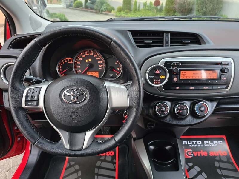 Toyota Yaris 1.0 VVT-I 62.000 hk