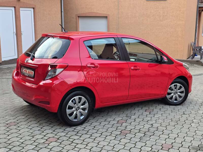 Toyota Yaris 1.0 VVT-I 62.000 hk