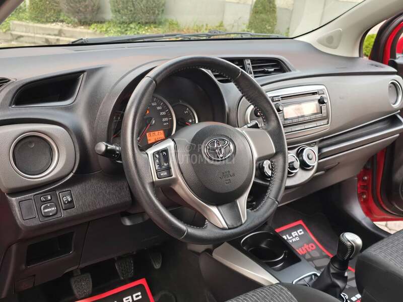 Toyota Yaris 1.0 VVT-I 62.000 hk
