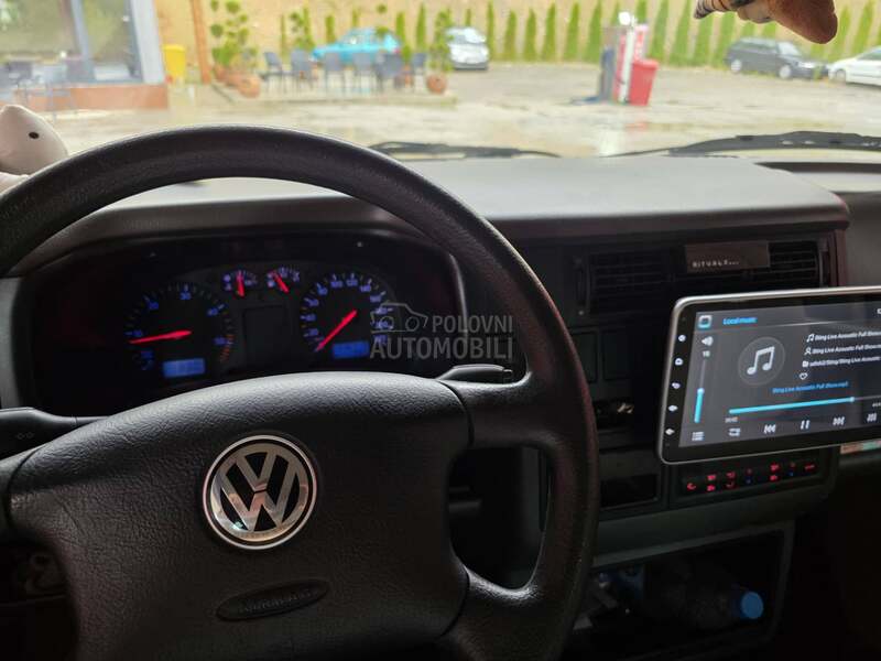 Volkswagen Multivan Caravelle Swiss 2.5 150ks