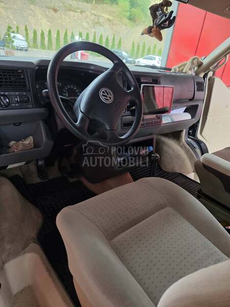 Volkswagen Multivan Caravelle Swiss 2.5 150ks