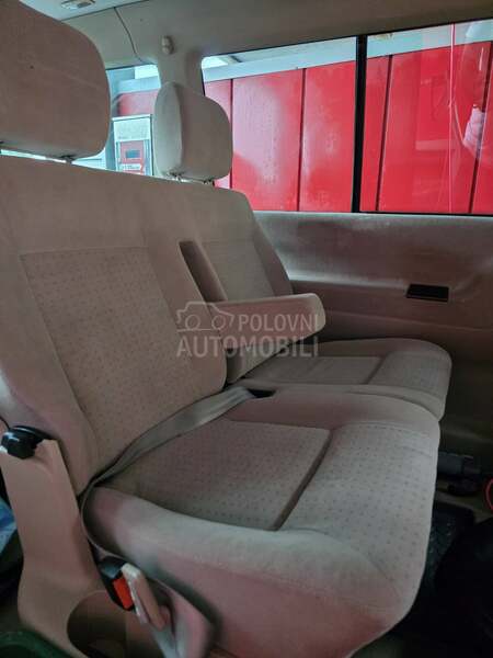 Volkswagen Multivan Caravelle Swiss 2.5 150ks