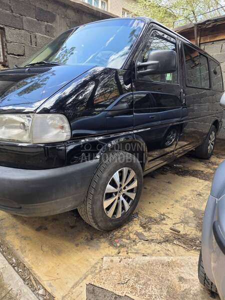 Volkswagen Multivan Caravelle Swiss 2.5 150ks