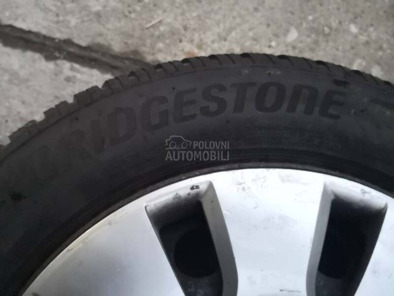 Bridgestone 205/60 R16 Zimska