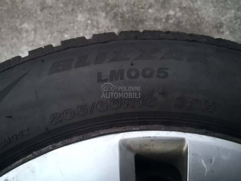 Bridgestone 205/60 R16 Zimska