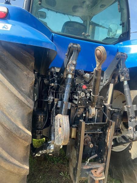 New Holland T8050