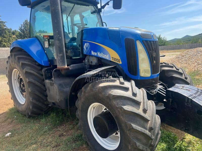 New Holland T8050