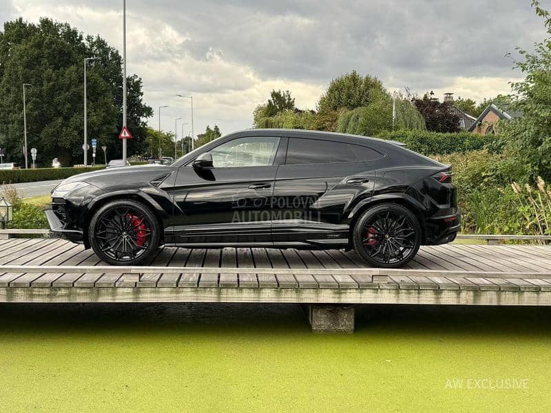 Lamborghini Urus SE V8 Carbon