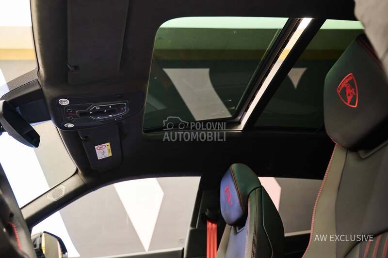 Lamborghini Urus SE V8 Carbon