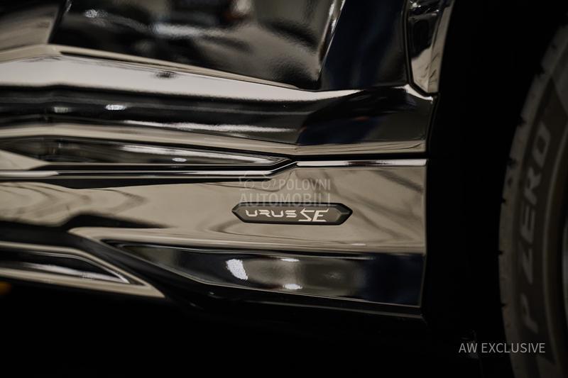Lamborghini Urus SE V8 Carbon