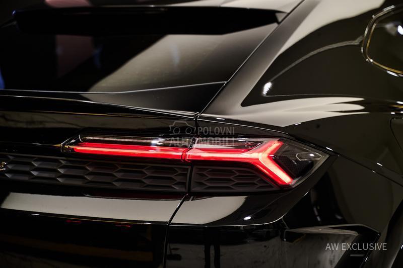 Lamborghini Urus SE V8 Carbon