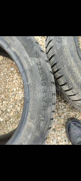 Continental 235/45 R17 Zimska