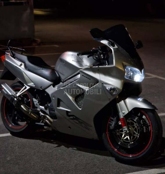 Honda VFR 800 FI  A2