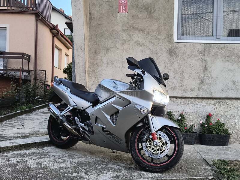 Honda VFR 800 FI  A2