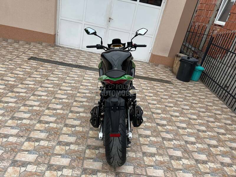 Kawasaki Z1000